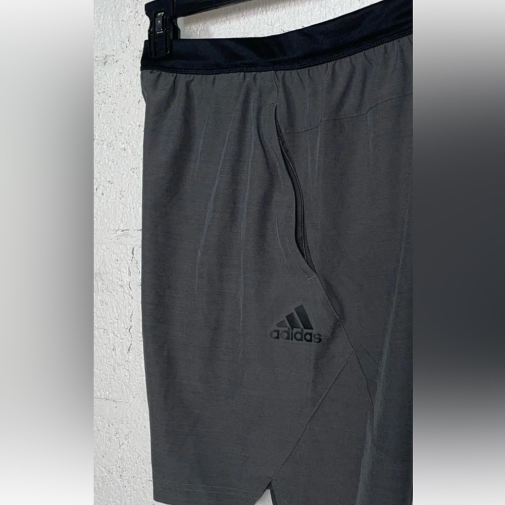 Adidas Men's  Woven Shorts gray small